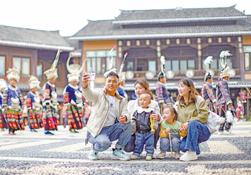 丹寨：非遺展演助推冬季旅游熱